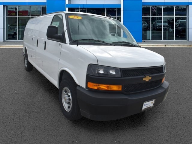2025 Chevrolet Express Cargo Work Van - Photo 7
