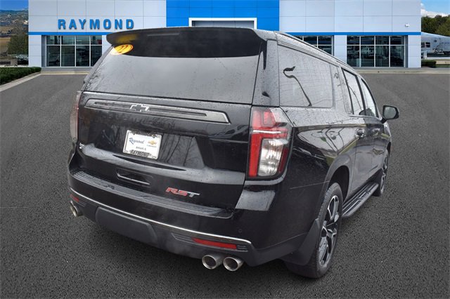 2022 Chevrolet Suburban RST photo 3