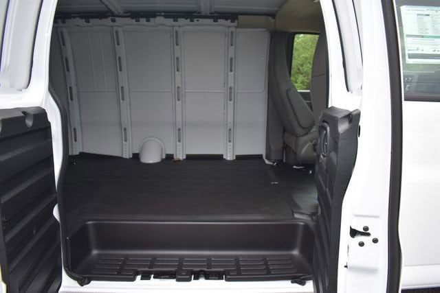 2025 Chevrolet Express Cargo Work Van - Photo 14