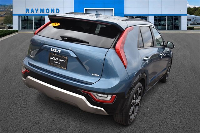 2023 Kia Niro Plug-In Hybrid SX Touring photo 3