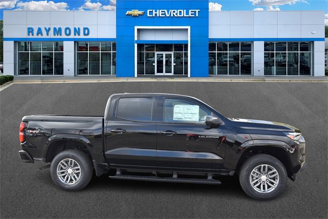 2026 Chevrolet Colorado LT photo 2