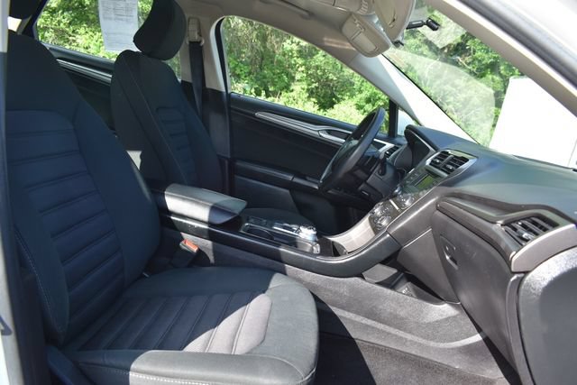 2017 Ford Fusion SE - Photo 13