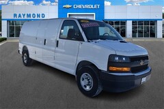 2025 Chevrolet Express Cargo 3500 WT Van