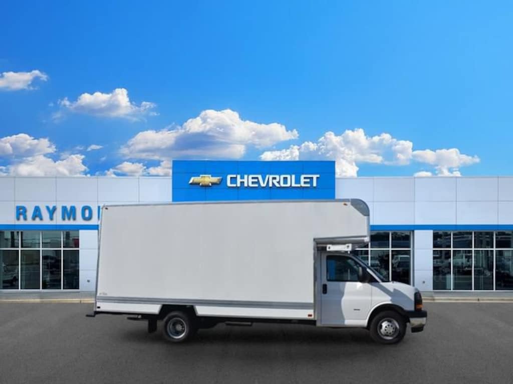 New 2026 Chevrolet Express Cutaway 3500 1WT Cutaway Van