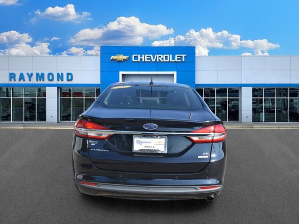 Used 2018 Ford Fusion SE Sedan