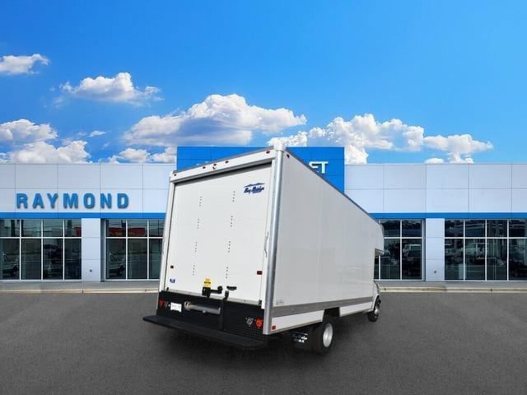 New 2026 Chevrolet Express Cutaway 3500 1WT Cutaway Van