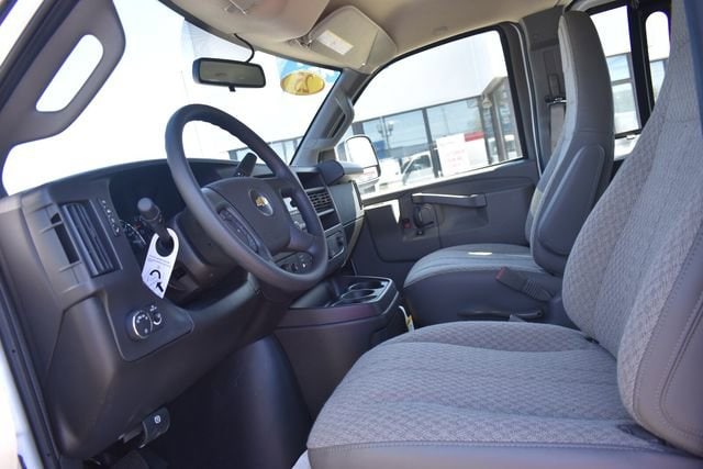 2025 Chevrolet Express Cargo Work Van - Photo 21