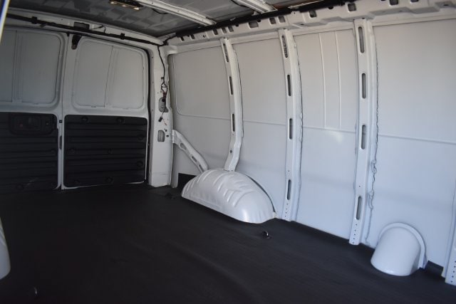 2025 Chevrolet Express Cargo Work Van - Photo 15