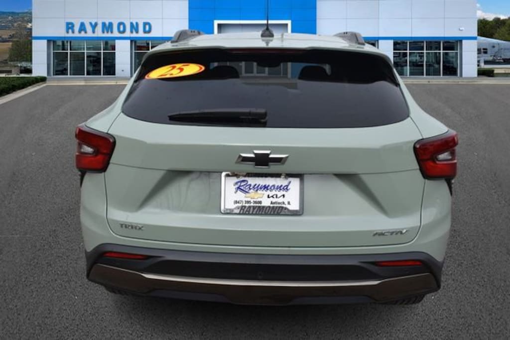 Used 2025 Chevrolet Trax Activ SUV