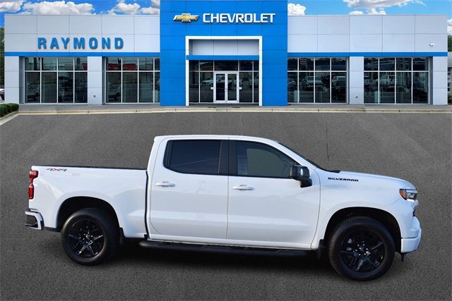 2025 Chevrolet Silverado 1500 RST photo 2