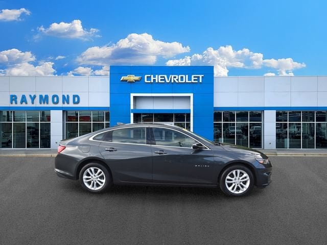 Used 2018 Chevrolet Malibu 1LT with VIN 1G1ZD5ST9JF251235 for sale in Antioch, IL
