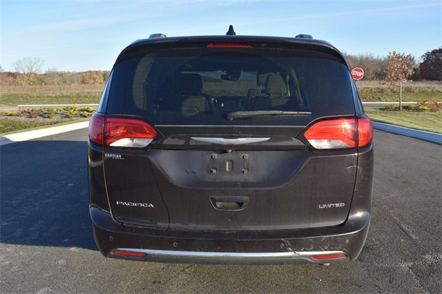 2018 Chrysler Pacifica Limited photo 4