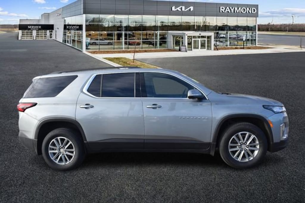 Used 2023 Chevrolet Traverse LT Cloth SUV
