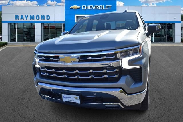 2025 Chevrolet Silverado 1500 LTZ - Photo 8