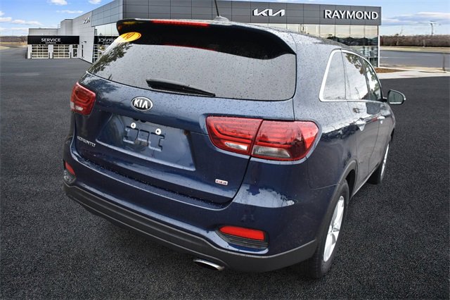 2019 Kia Sorento LX photo 2