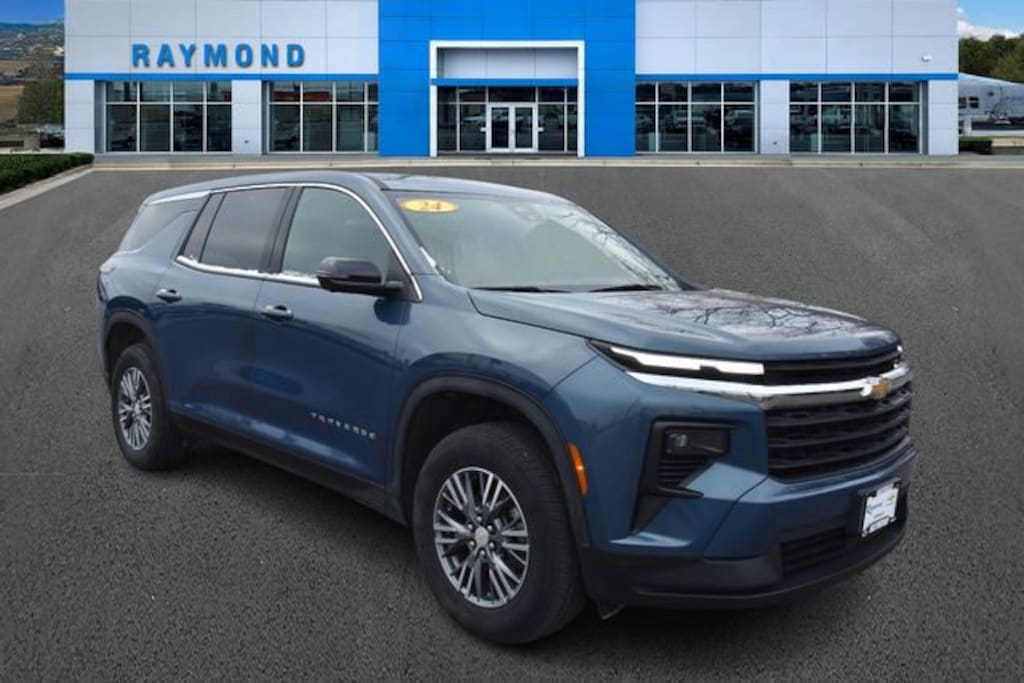 Used 2024 Chevrolet Traverse LS SUV