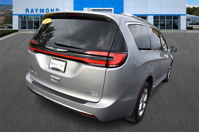 2021 Chrysler Pacifica Limited photo 2