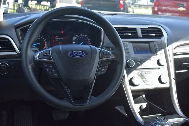 2017 Ford Fusion SE - Photo 18