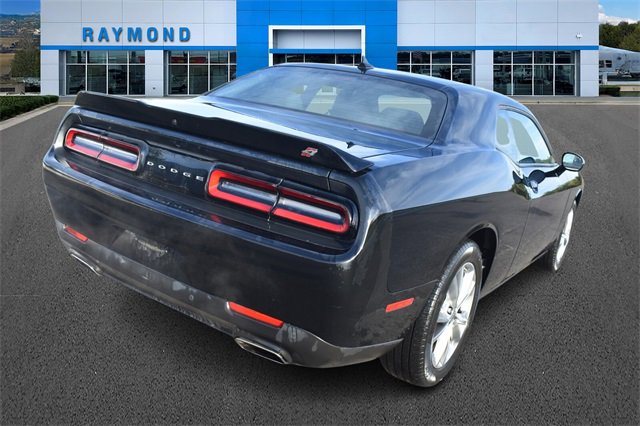 2022 Dodge Challenger SXT AWD photo 2