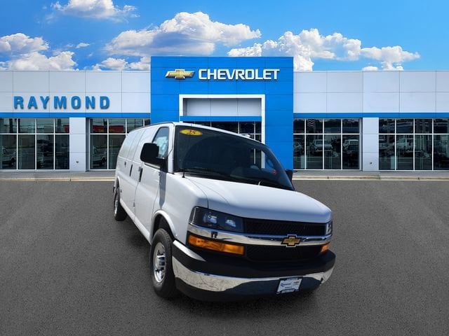 2025 Chevrolet Express Cargo Work Van - Photo 10
