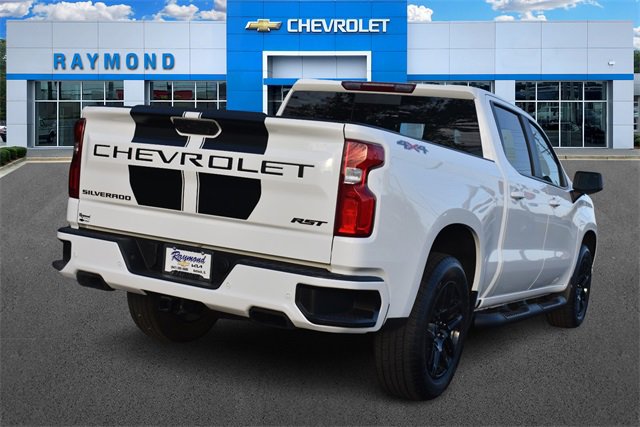 2025 Chevrolet Silverado 1500 RST photo 3