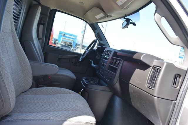 2025 Chevrolet Express Cargo Work Van - Photo 13