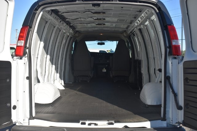 2025 Chevrolet Express Cargo Work Van - Photo 17