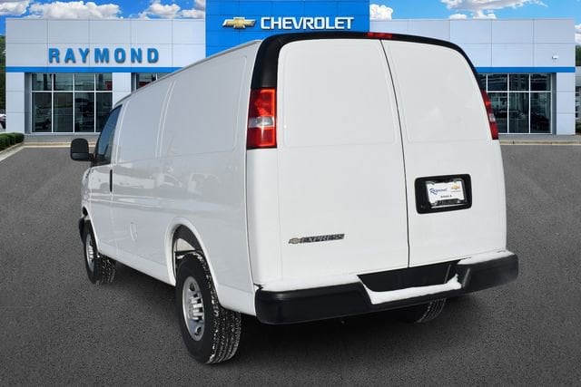 2025 Chevrolet Express Cargo Work Van - Photo 6