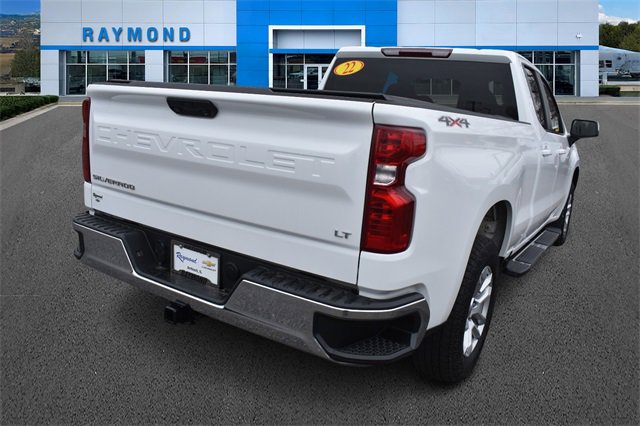 2022 Chevrolet Silverado 1500 LT photo 3