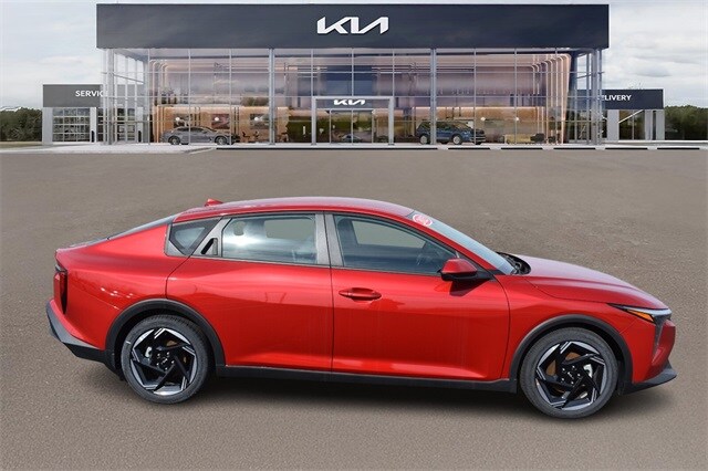 2025 Kia K4 EX photo 2