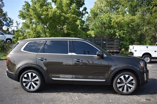 Used 2022 Kia Telluride S with VIN 5XYP64HC3NG279559 for sale in Antioch, IL