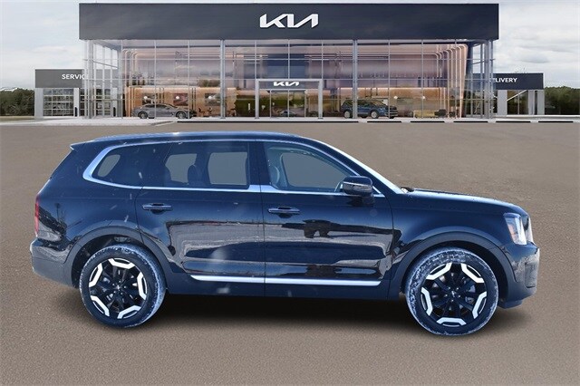 2025 Kia Telluride S photo 2