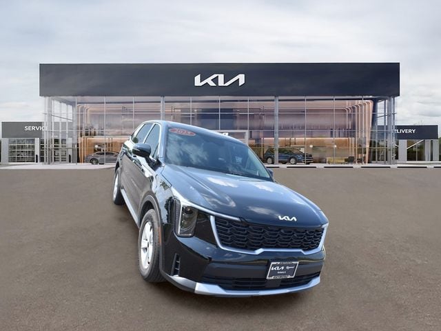 2025 Kia Sorento LX - Photo 10