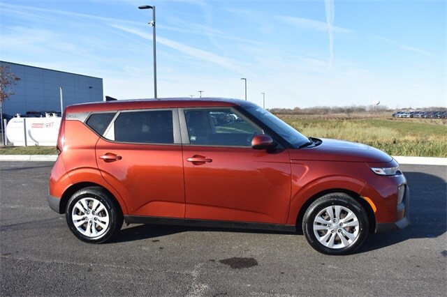2020 Kia Soul LX photo 2
