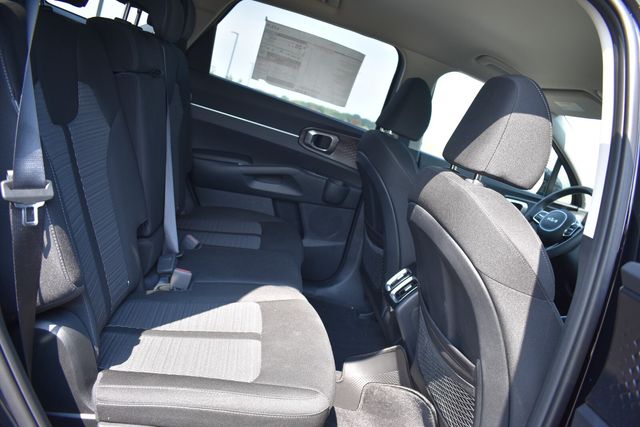 2025 Kia Sorento LX - Photo 14