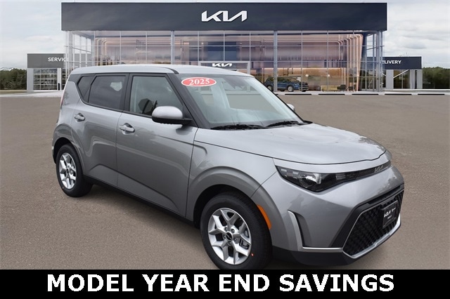 2025 Kia Soul LX's photo