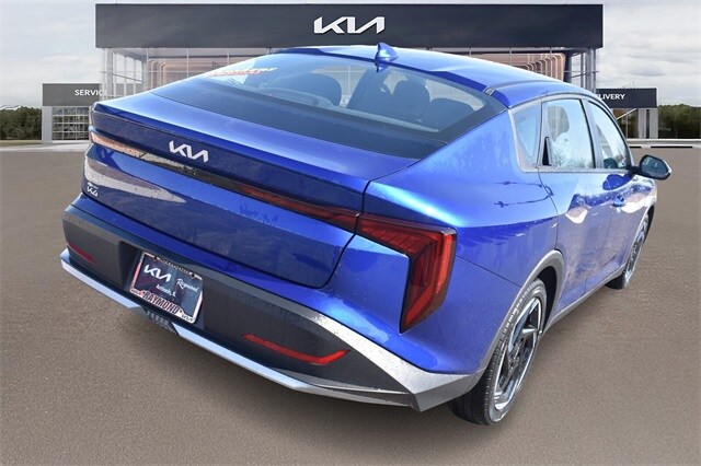 2025 Kia K4 EX photo 3