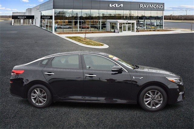 2020 Kia Optima LX photo 2