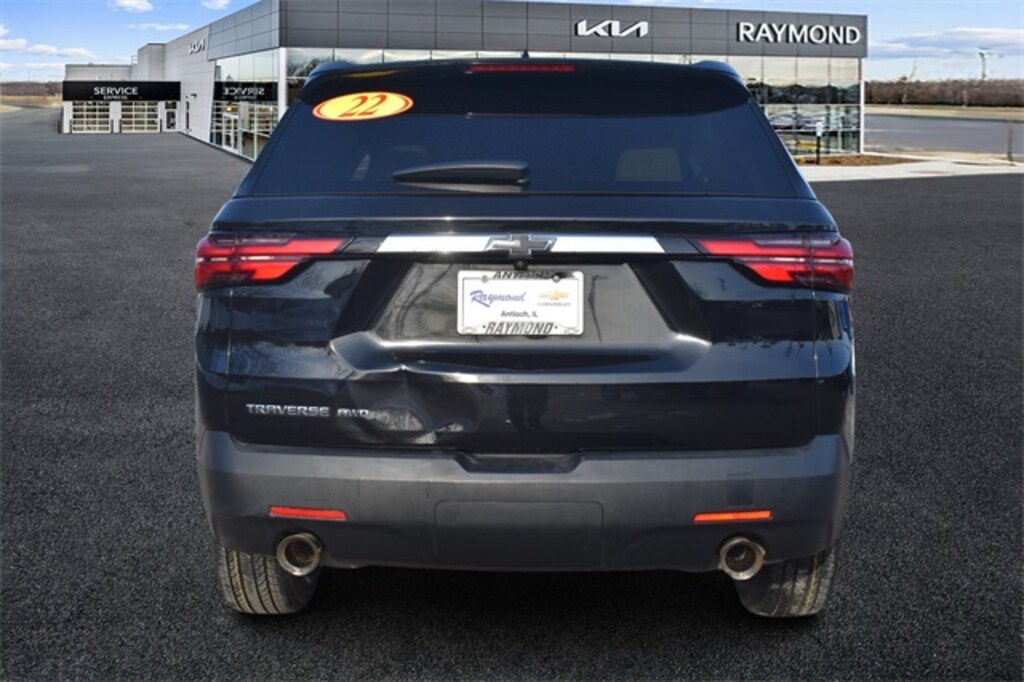 Used 2022 Chevrolet Traverse LS SUV