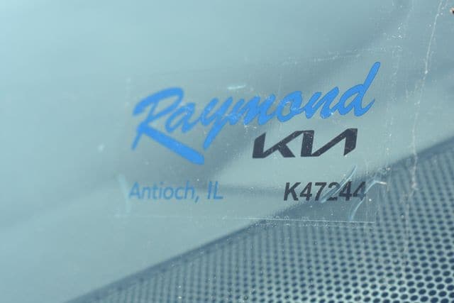 2025 Kia Sorento LX - Photo 32