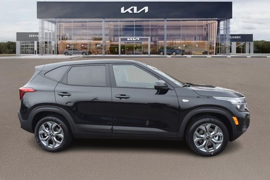 New 2026 Kia Seltos LX SUV