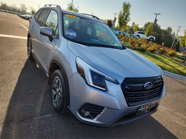 2023 Subaru Forester Premium photo 2