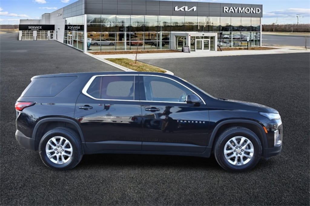 Used 2022 Chevrolet Traverse LS SUV