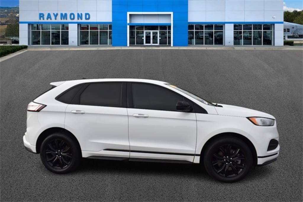 Used 2022 Ford Edge SE SUV