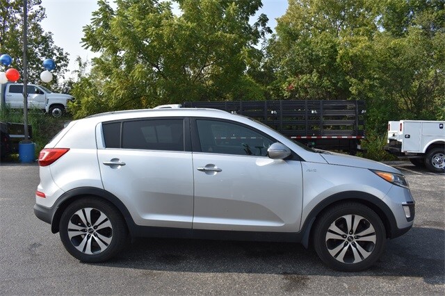 Used 2011 Kia Sportage EX with VIN KNDPCCA22B7100733 for sale in Antioch, IL