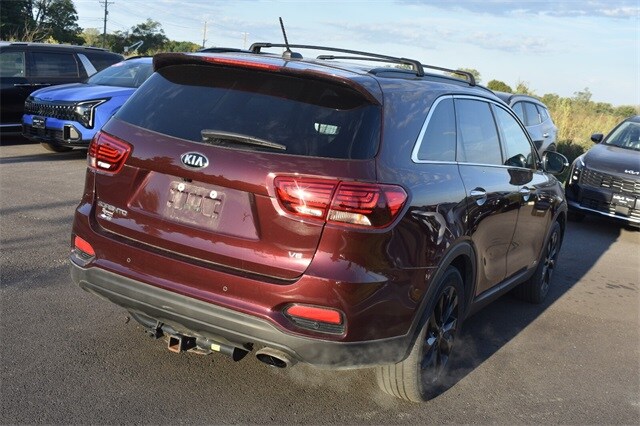 2020 Kia Sorento S photo 2