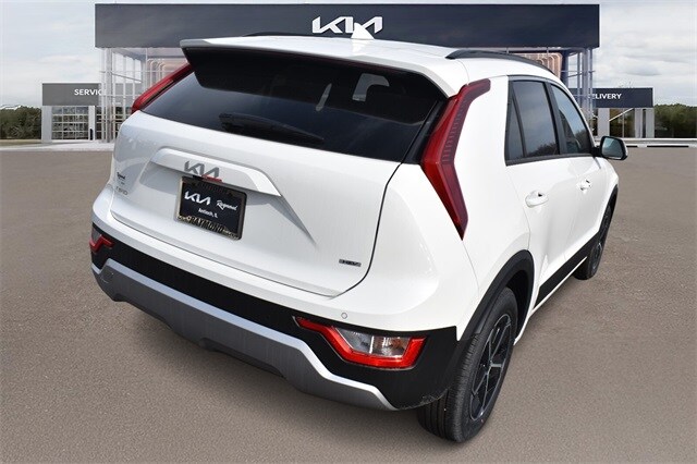 2025 Kia Niro EX photo 3