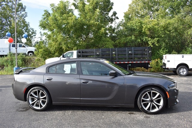 Used 2016 Dodge Charger SXT with VIN 2C3CDXHG1GH333281 for sale in Antioch, IL