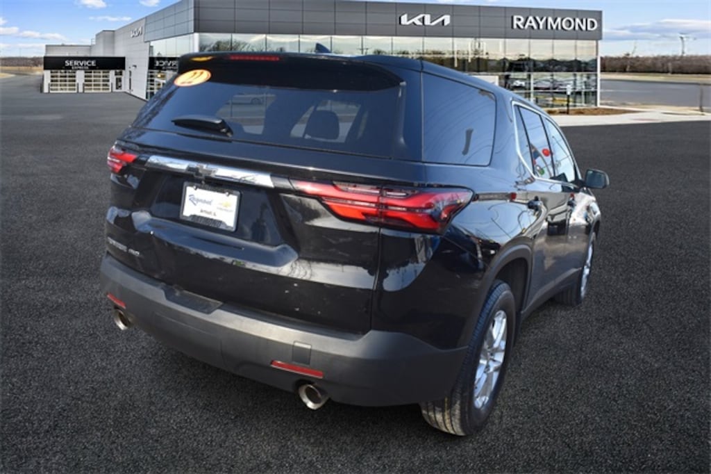 Used 2022 Chevrolet Traverse LS SUV