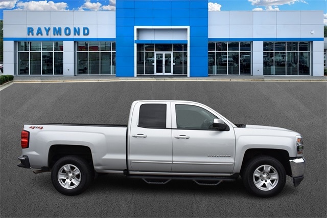 Used 2019 Chevrolet Silverado 1500 LD LT with VIN 2GCVKPEC7K1183769 for sale in Antioch, IL